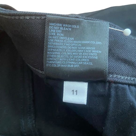 Uniqlo Black Skinny Tapered Mid Rise Jeans Women's Size 28x31" Cotton Blend - Picture 6 of 9